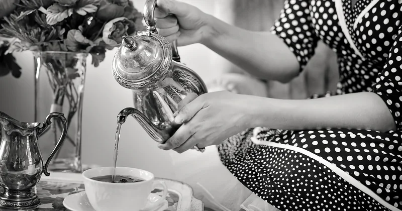 L'équipement indispensable : du gaiwan à la théière de Yixing